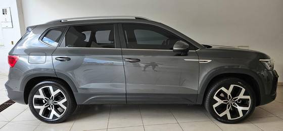 VOLKSWAGEN TAOS 1.4 250 TSI TOTAL FLEX HIGHLINE AUTOMÁTICO